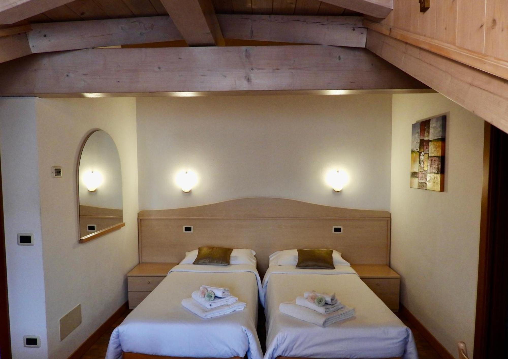 Hotel Garni Maffei ピンツォーロ エクステリア 写真