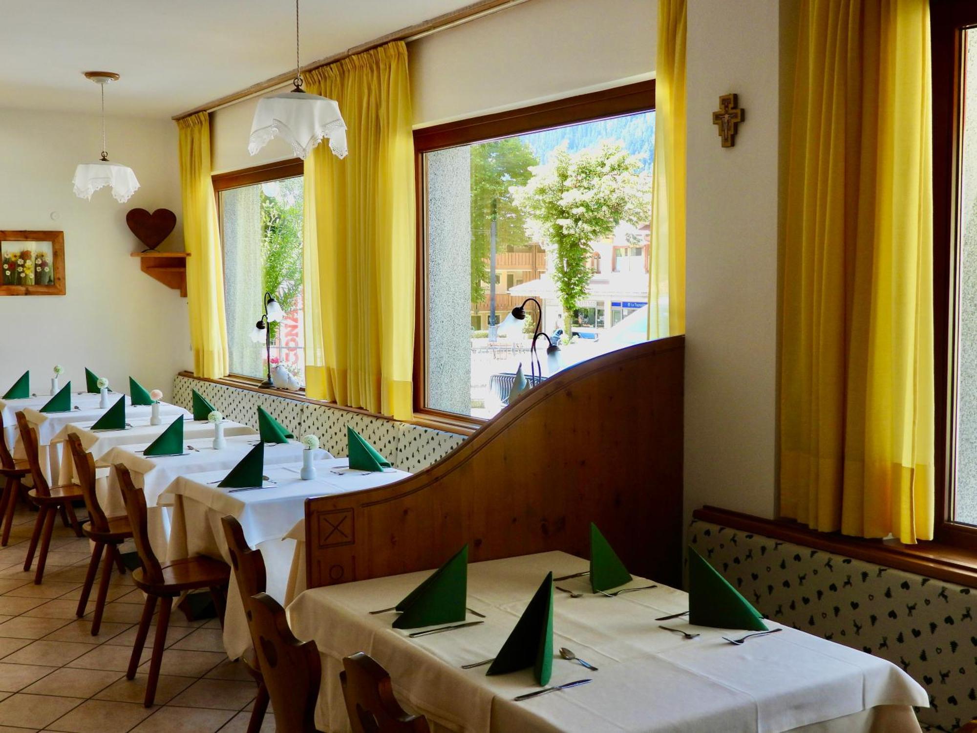 Hotel Garni Maffei ピンツォーロ エクステリア 写真