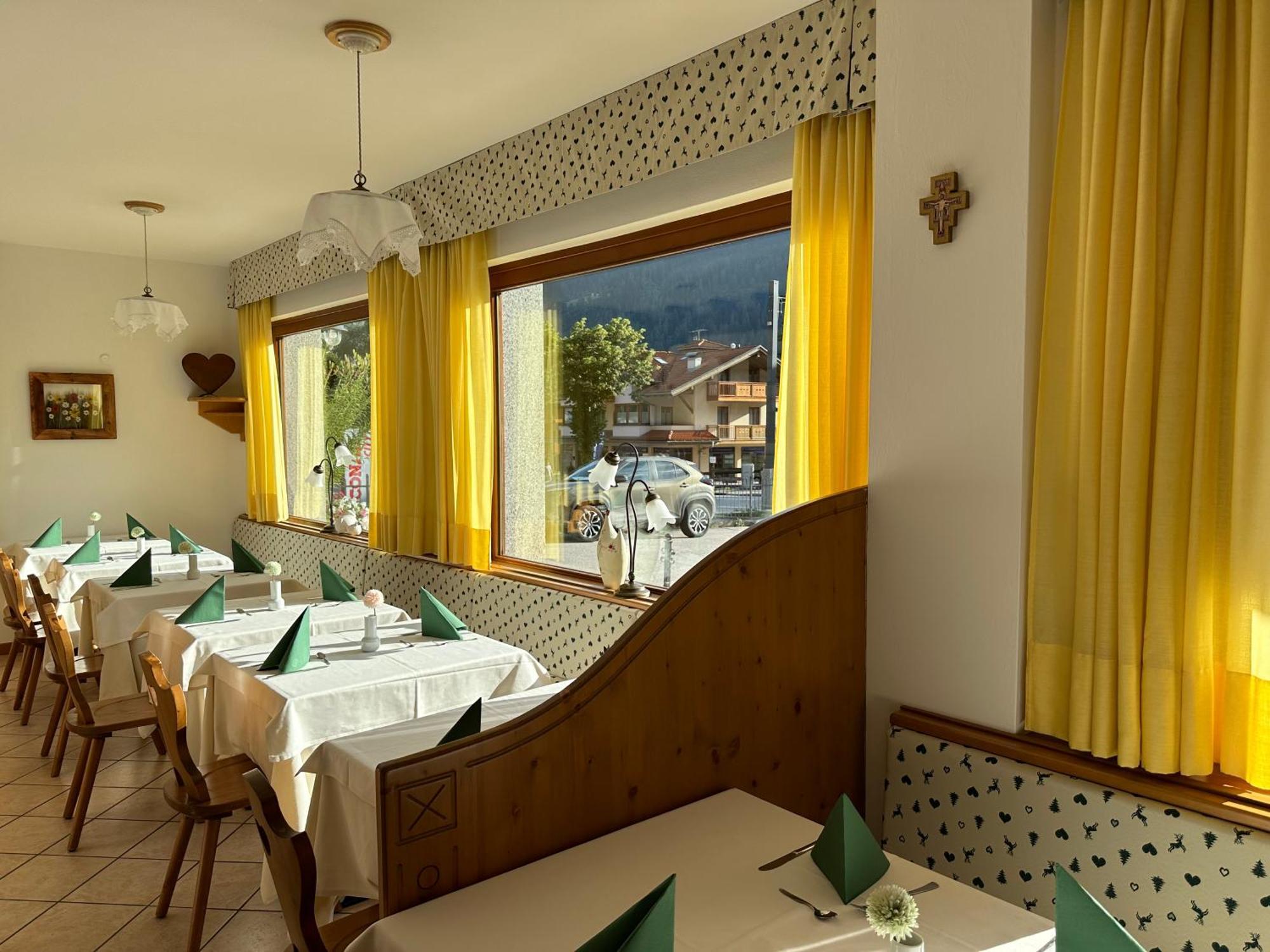 Hotel Garni Maffei ピンツォーロ エクステリア 写真